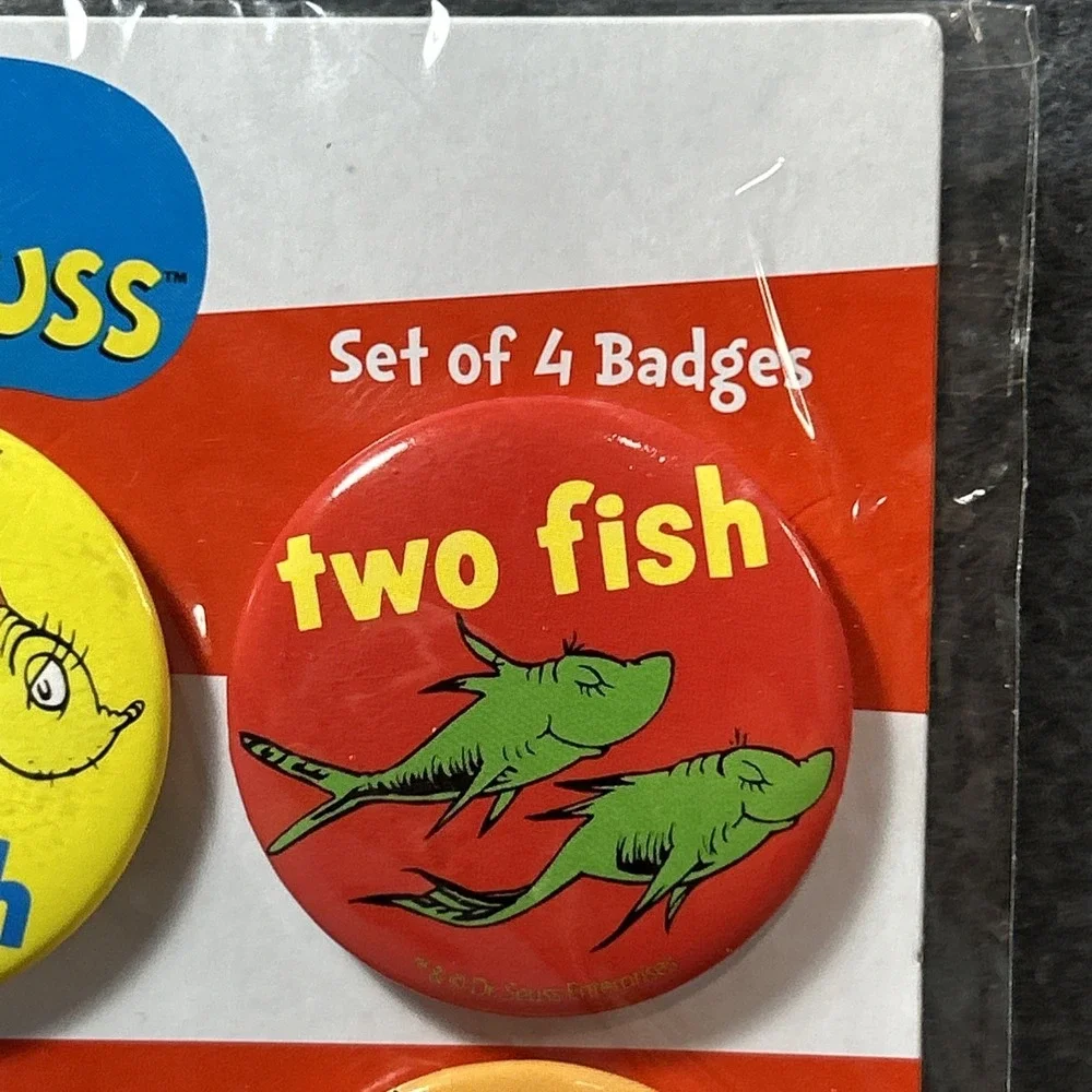 Dr. Seuss 4-Button Set – One Fish Two‎ Fish Red Fish Blue Fish 2009 – NOS